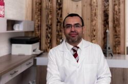 Dr. Leopoldo González: Cirujano y Gastroenterólogo