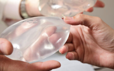 breast-implants-comparison-1600x900_0